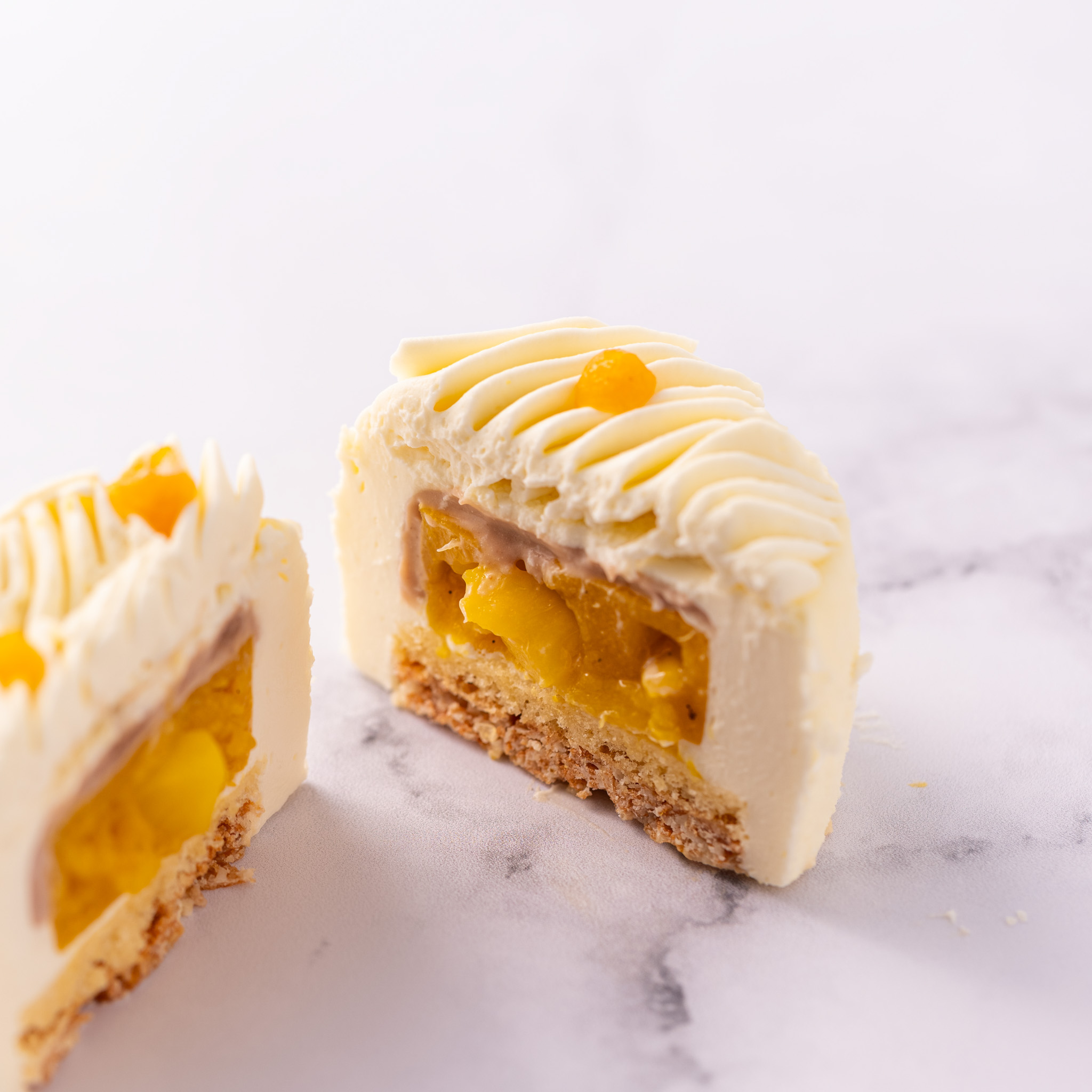 Maurine-Géron-l-entremet-mangue-coco-02 Maurine-Géron-l-entremet-mangue-coco